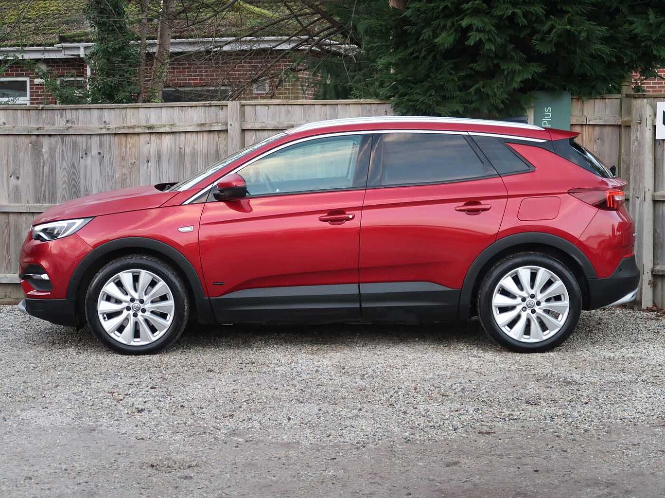 Vauxhall Grandland X SUV 1.6i Turbo 300ps SRi Nav 4 Hybrid