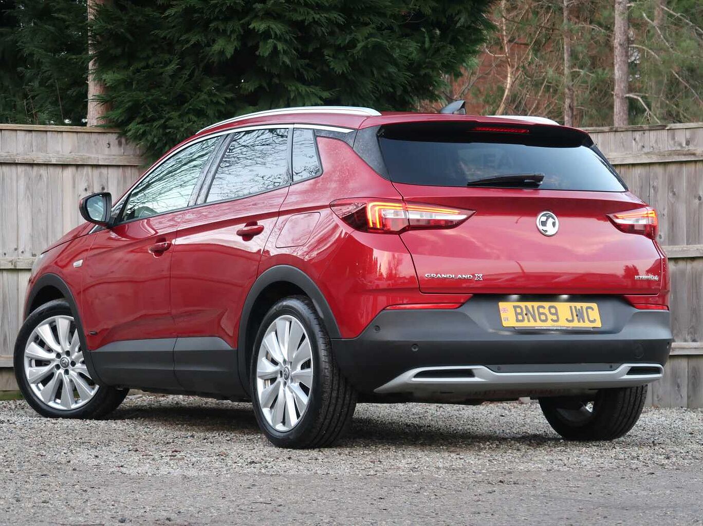 Vauxhall Grandland X SUV 1.6i Turbo 300ps SRi Nav 4 Hybrid