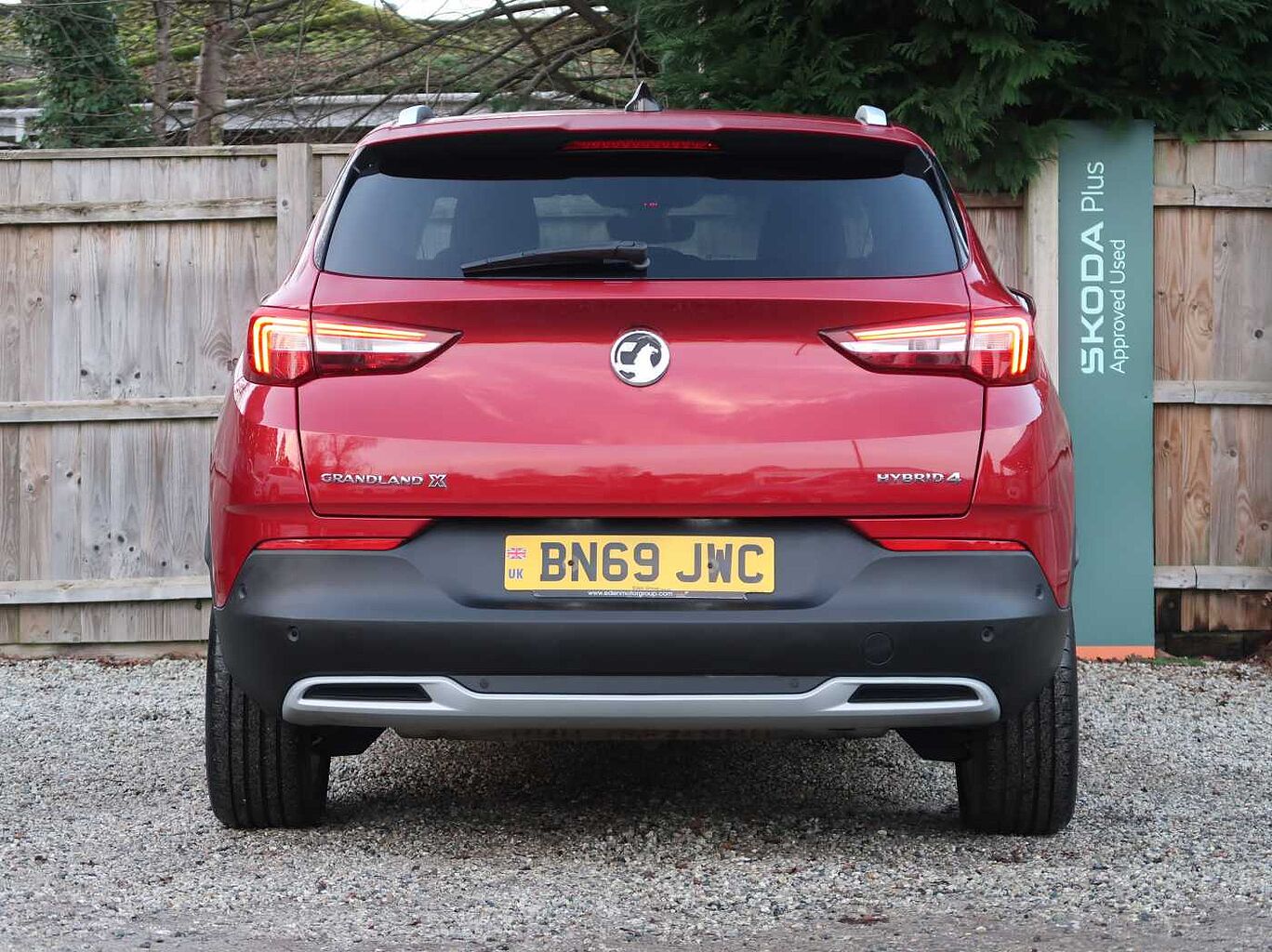 Vauxhall Grandland X SUV 1.6i Turbo 300ps SRi Nav 4 Hybrid