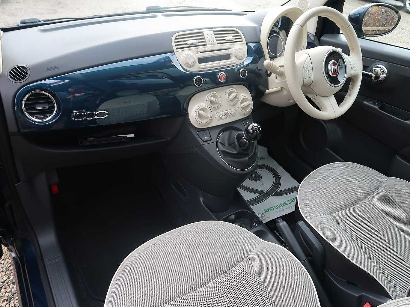 Fiat 500 1.2 LOUNGE 3-Door Hatchback